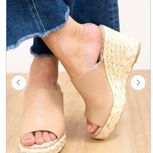 Worn Once* Brand New* Raina Wedge
Color: Apricot